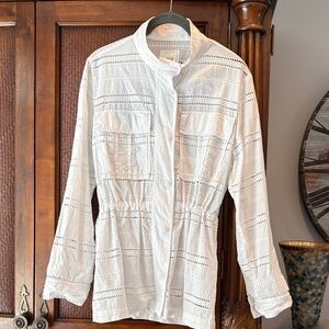 GAP white Eyelet Detail jacket size small petite.